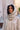 وشاح بتلات الورد - لون الشوفان
