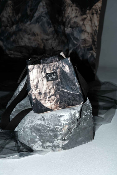 Cut a Dash Dark Mountains cube bag